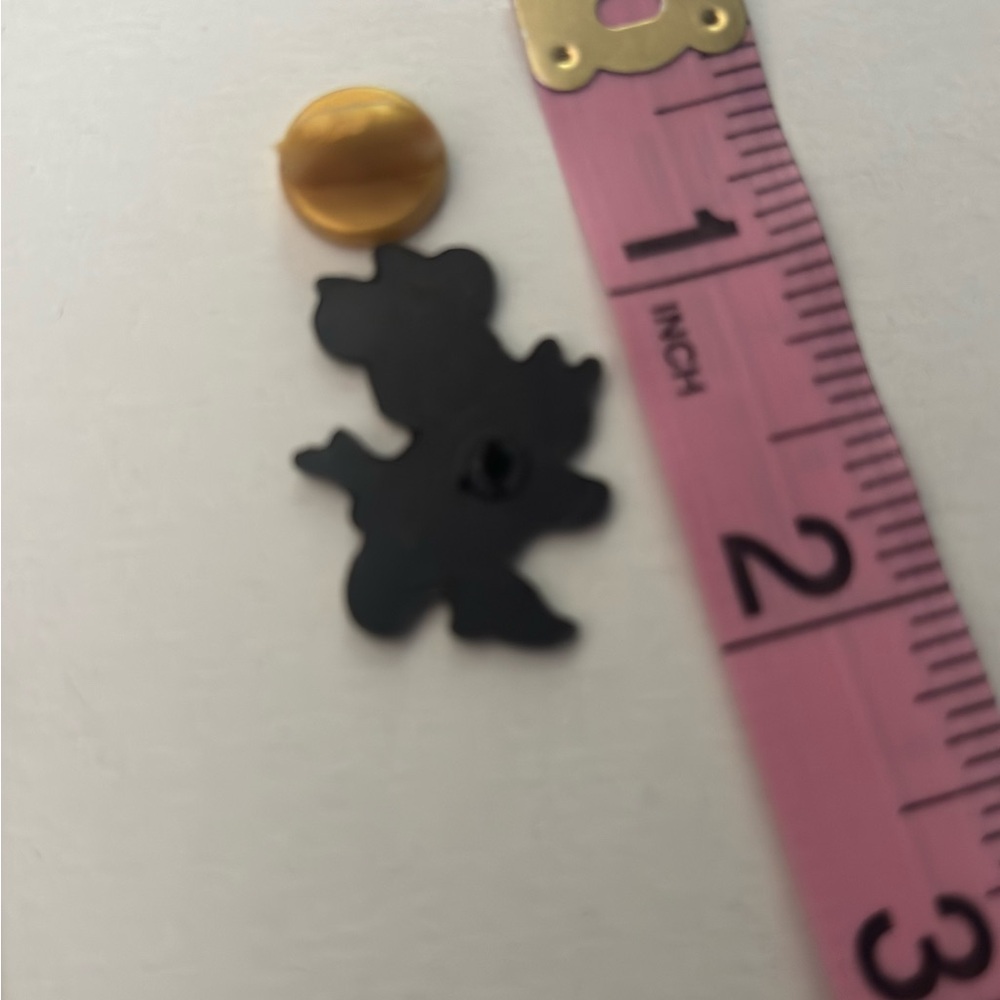 Minnie Mouse Pin - Picture 3 of 3
